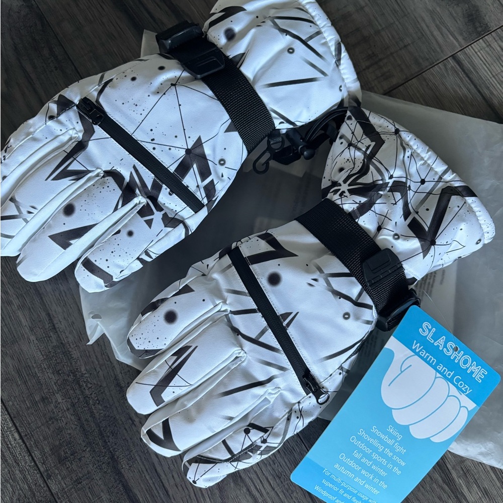 Unisex ski/ snowboard gloves